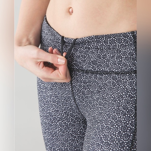 Lululemon Pace Rival Crop - Picture 3 of 15